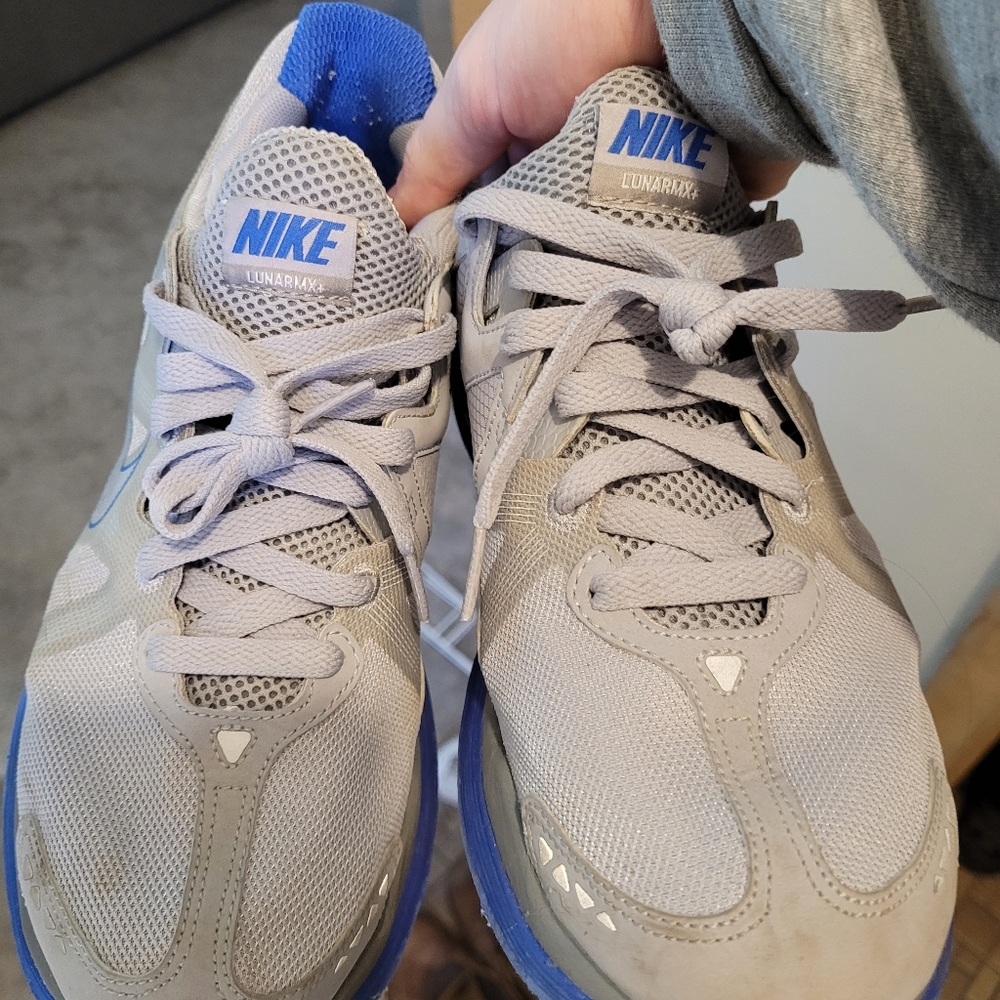 Nike shoes SZ 9.5 mens